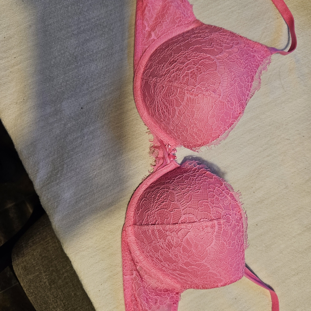 Victoria's Secret Bright Pink Lace Push-Up Bra